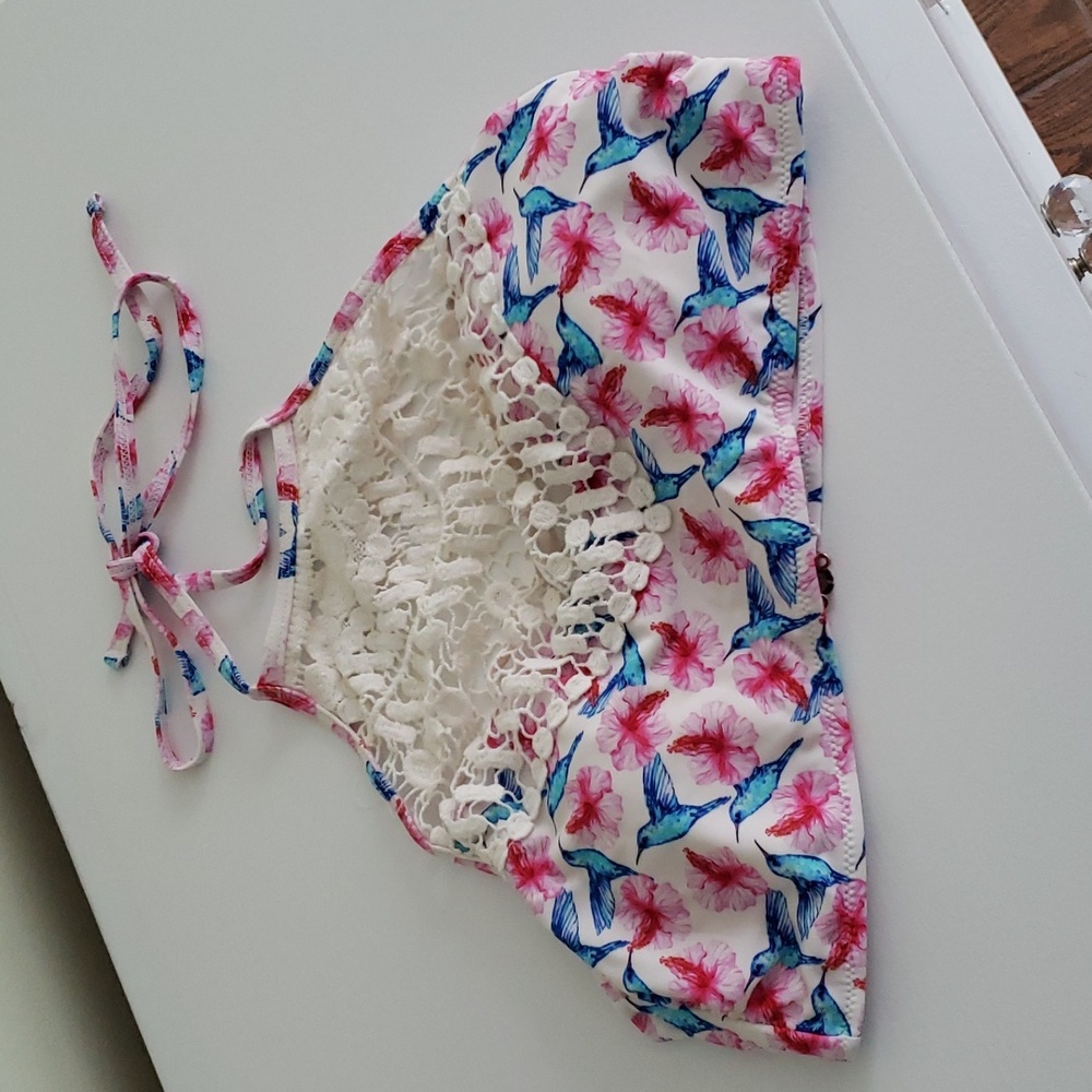 🛍 Bathing Suit Top